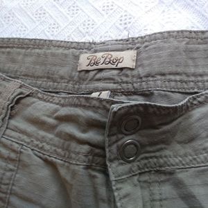 Be Bop Sz. 7 Feminine Cargo Pants Safari Green